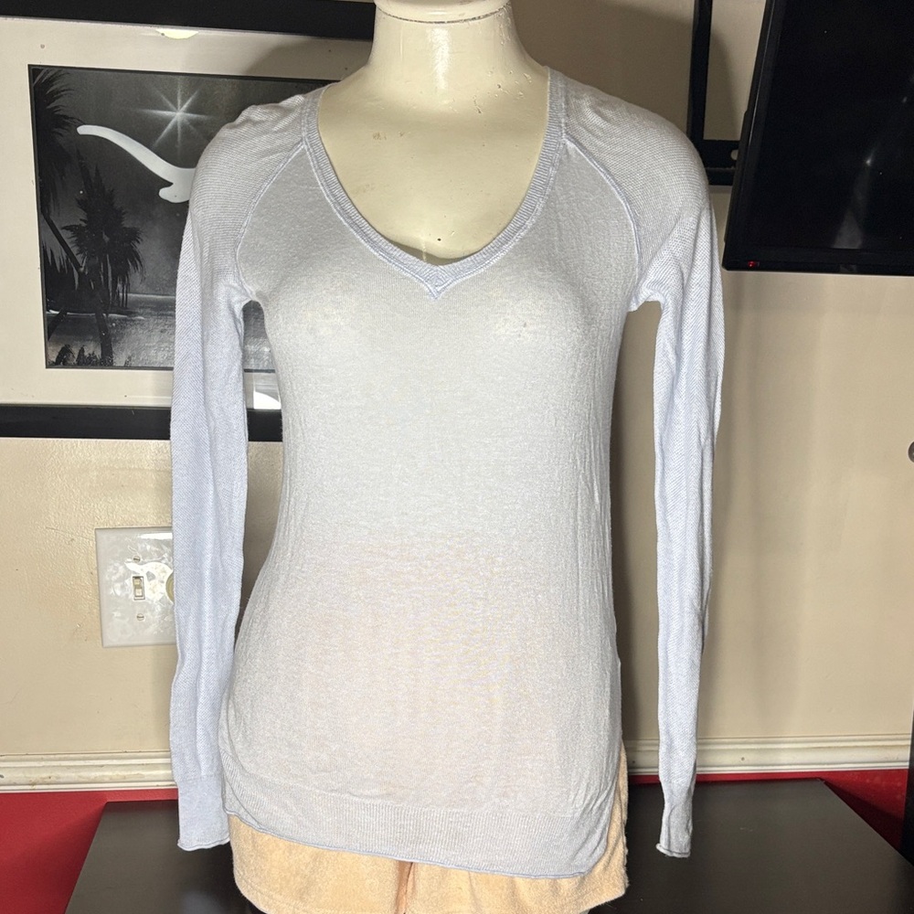 🎉Lilly Pulitzer Soft Light Blue Long Sleeve V-Neck Top!